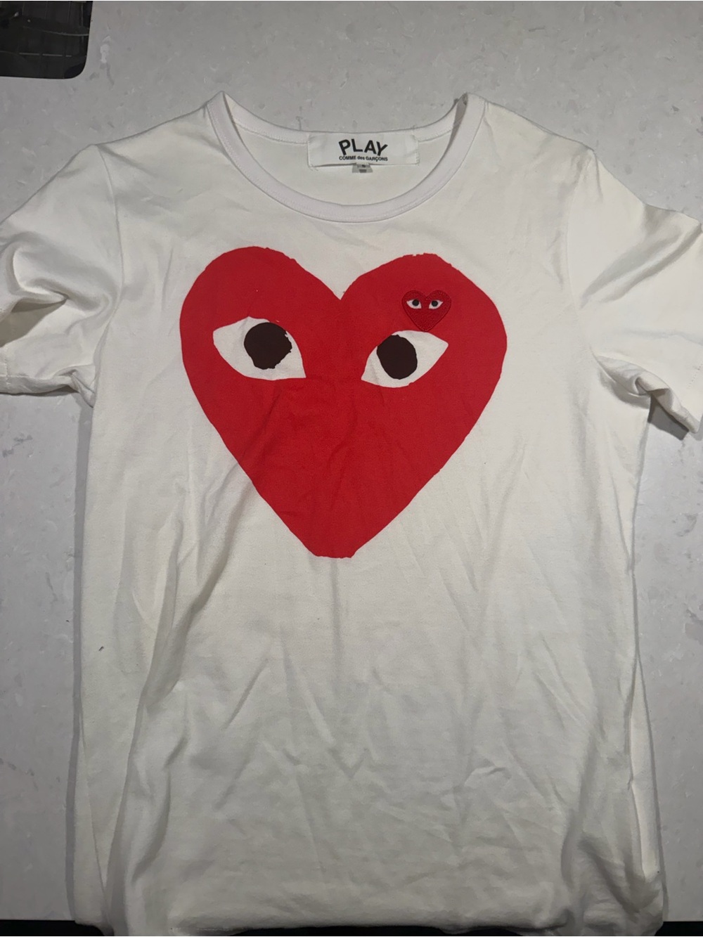 Comme des Garcons PLAY White T-Shirt Size Small.Authentic